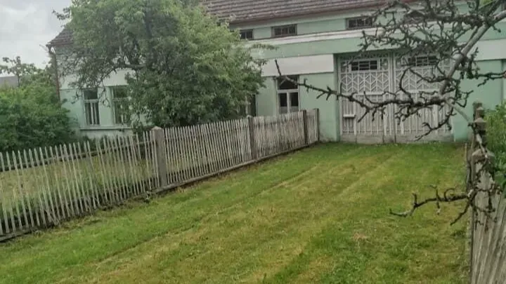 Velká zemědělská usedlost , 13 ha polí a 1,5 ha lesa